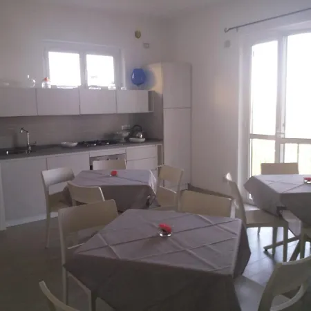 Tra Cielo E Mare Couette-café Pietra Ligure